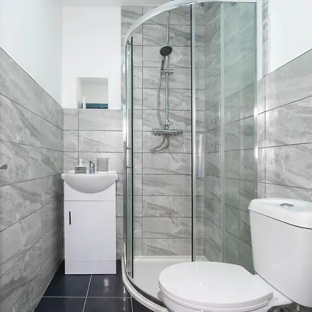 Sky Rooms One Bedroom Modern Studio Apartment 5 Birmingham Exterior photo