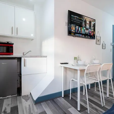 Sky Rooms One Bedroom Modern Studio Apartment 5 Birmingham Exterior photo