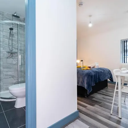 Sky Rooms One Bedroom Modern Studio Apartment 5 Birmingham Exterior photo