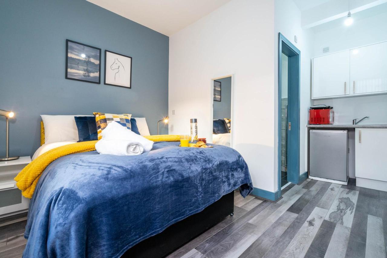 Sky One Bedroom Modern 5 Apartment *